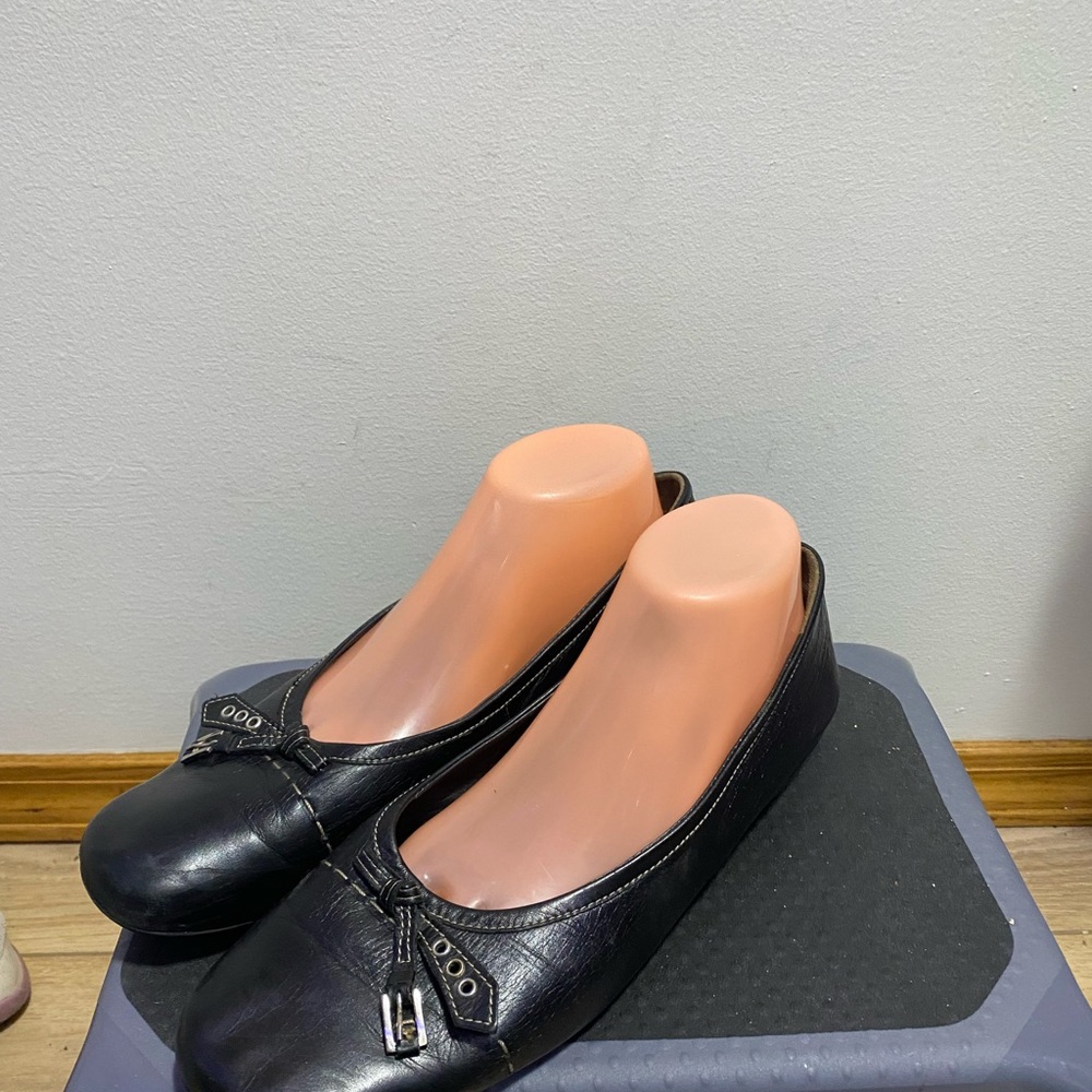 Paul Green Women’s Black Patent Leather Slip on with Bow Shoes Size 7 1/2.
